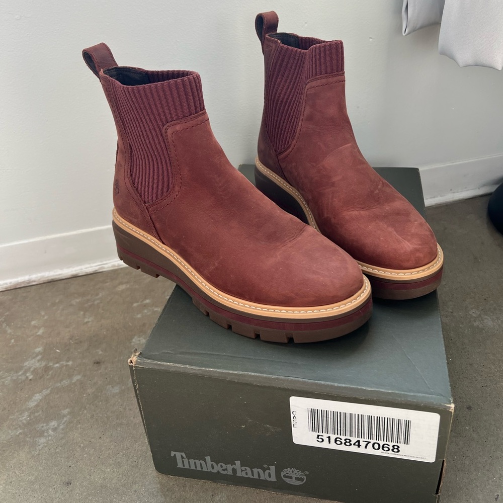 Timberland boots worn once - Picture 3 of 7